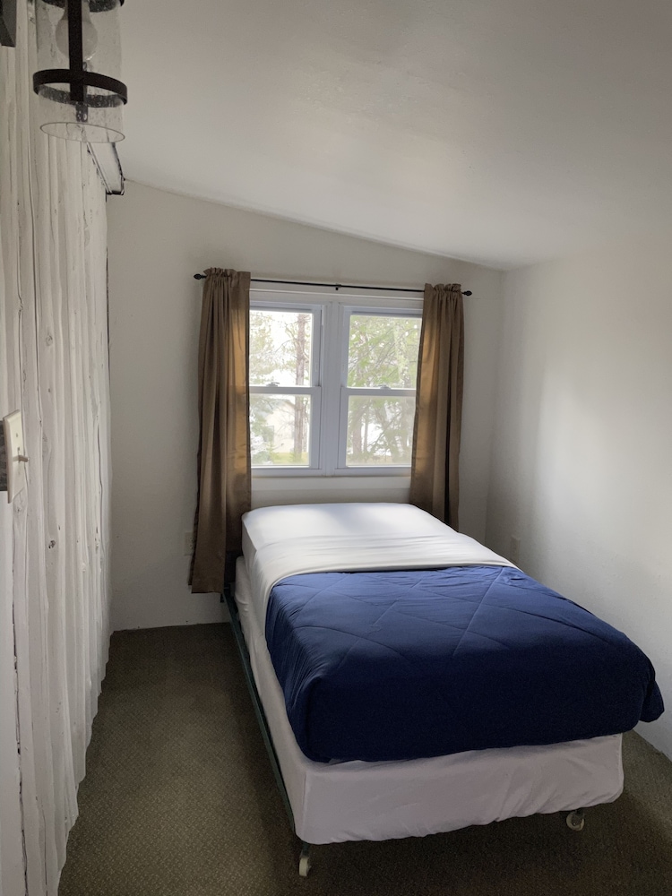 Hanging Horn Lakeside Resort - photo 13