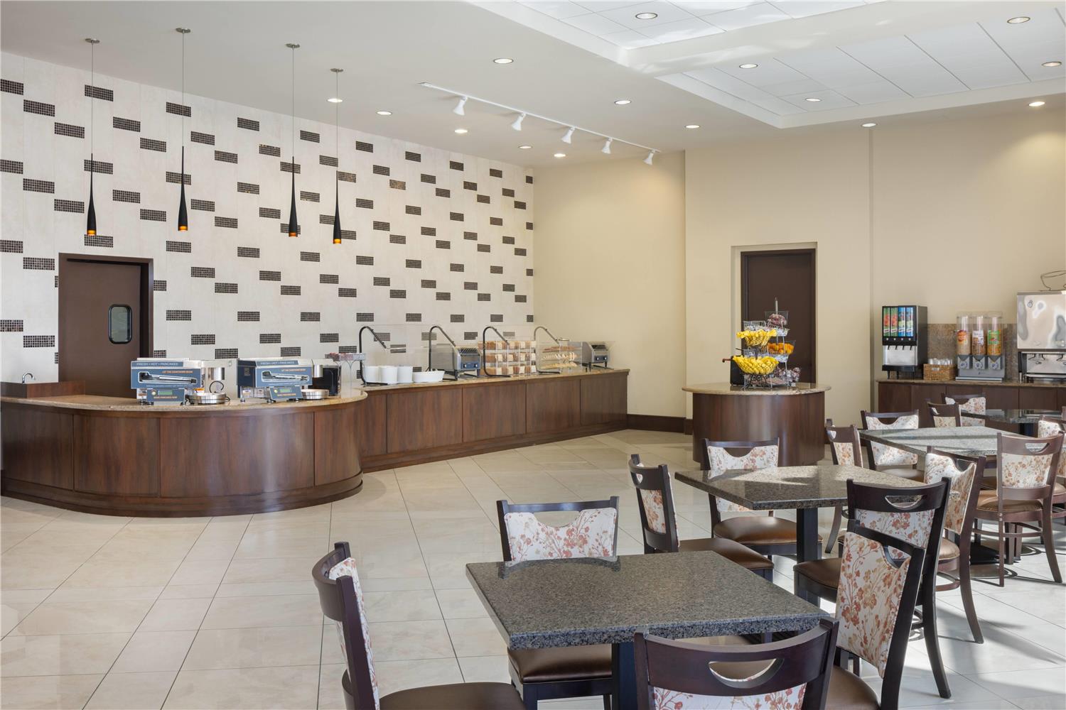 Ramada Plaza Orlando Resort and Suites International Drive - photo 17
