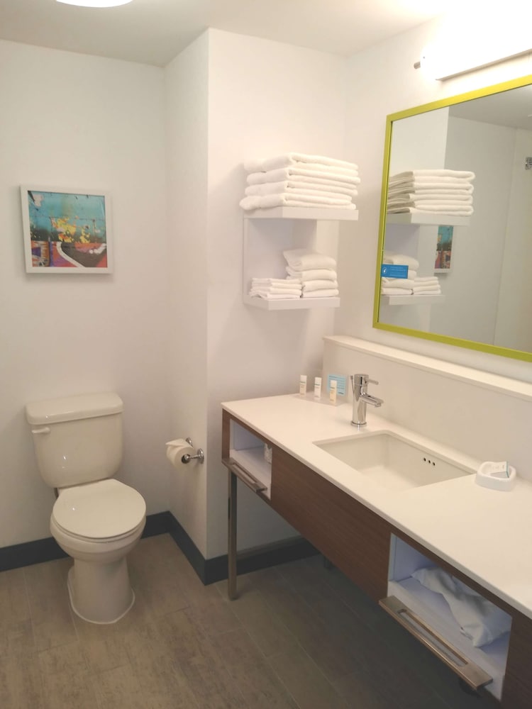 Hampton Inn Paramus - photo 29