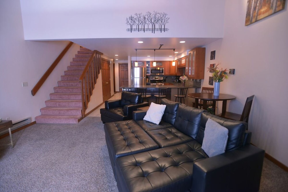 Laid Back Lounge by Casago McCall Donerightmanagement - photo 24