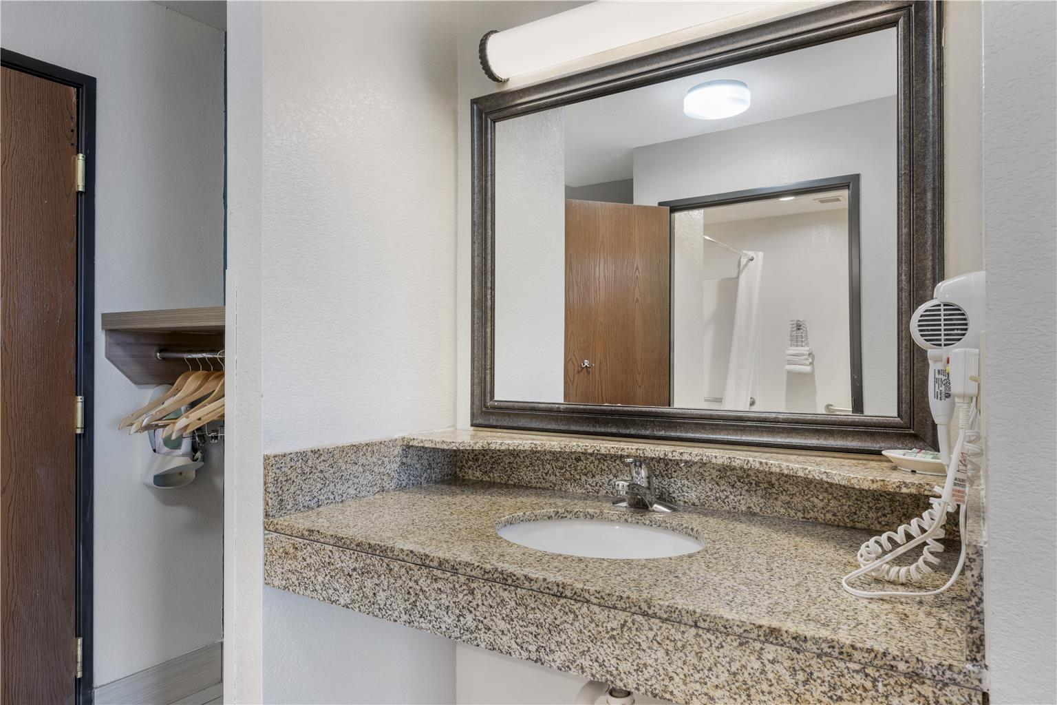 Best Western Columbus Airport - photo 40