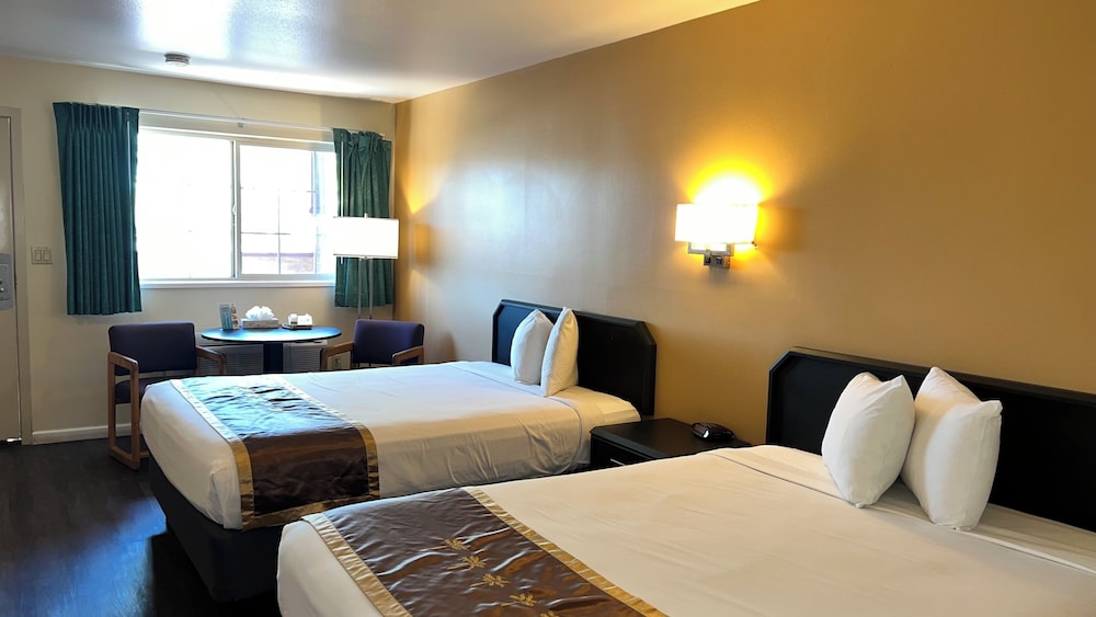 Black Canyon Motel - photo 9