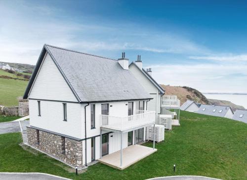 Residence 11 by Together Travel Luxury 2 Bed Ground Floor Apartment — 4-Star Luxury Hotel in Bangor, United Kingdom
