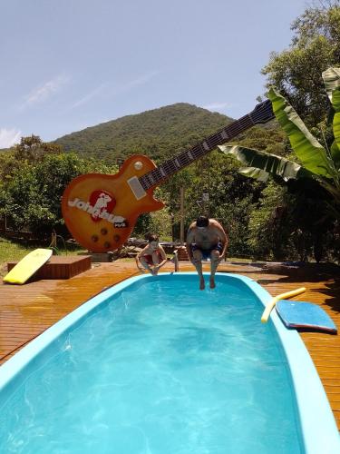 Sítio com piscina em Caldas da Imperatriz — hotel in Santo Amaro Da Imperatriz