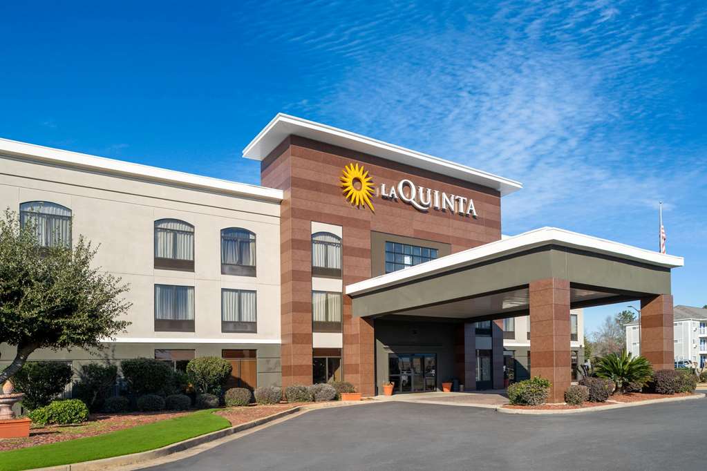 La Quinta Inn & Suites by Wyndham Albany GA - featured photo