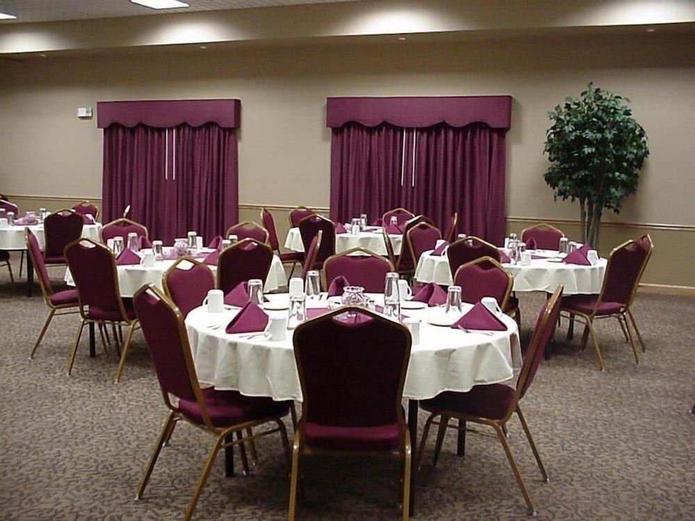 Fossil Creek Hotel And Suites - photo 44
