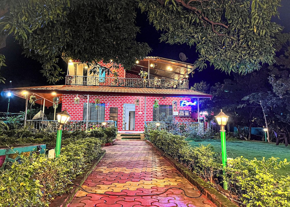 Lsq Sunita Farms in Karjat, India