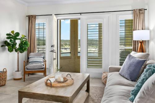 Lakeview Villa — 4-Star Luxury Hotel in Lago Vista, United States