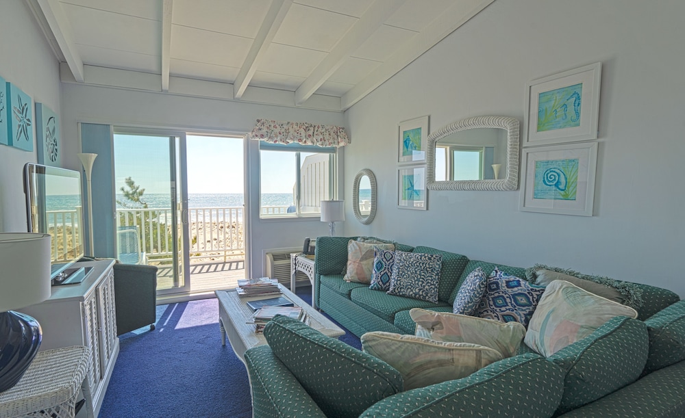 Sea Crest Resort - carbon neutral hotel in Amagansett