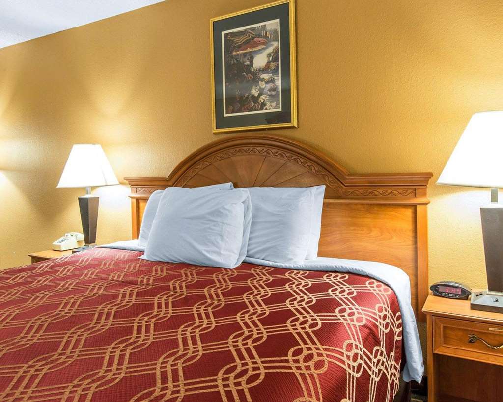 Econo Lodge Dalton West - photo 9