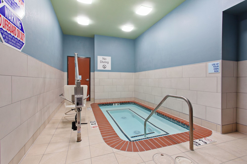 Holiday Inn Express Hotel & Suites Oakland Airport by IHG - photo 14