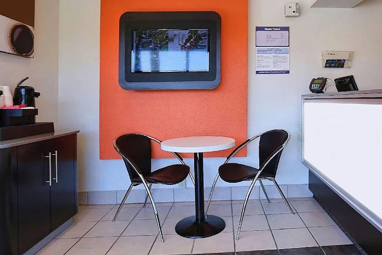 Super 8 by Wyndham Walnut Creek — hotel in Walnut Creek