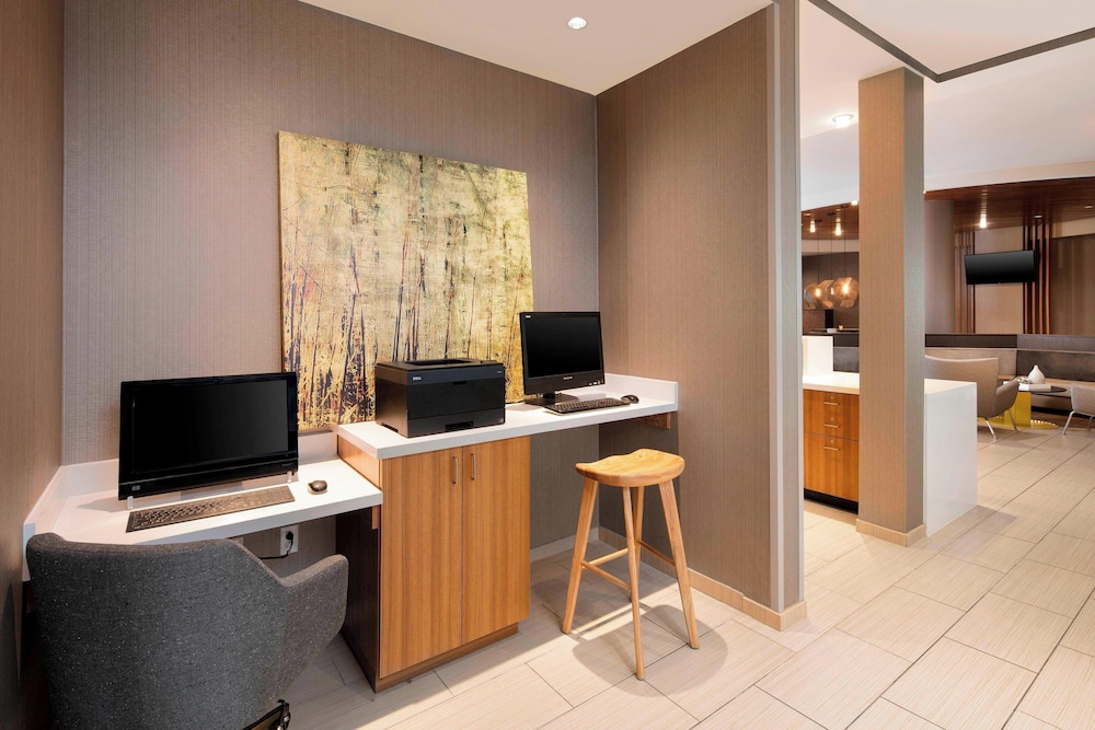 SpringHill Suites by Marriott Indianapolis Downtown - photo 32