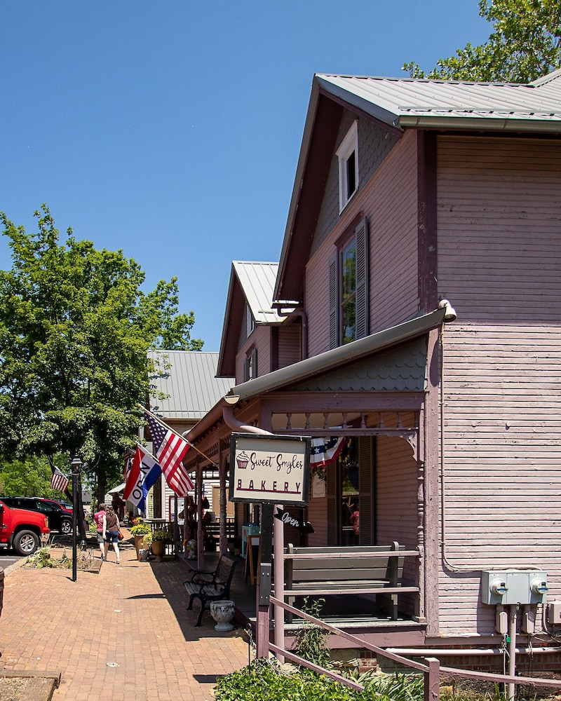 Country Squire Inn & Suites - photo 19