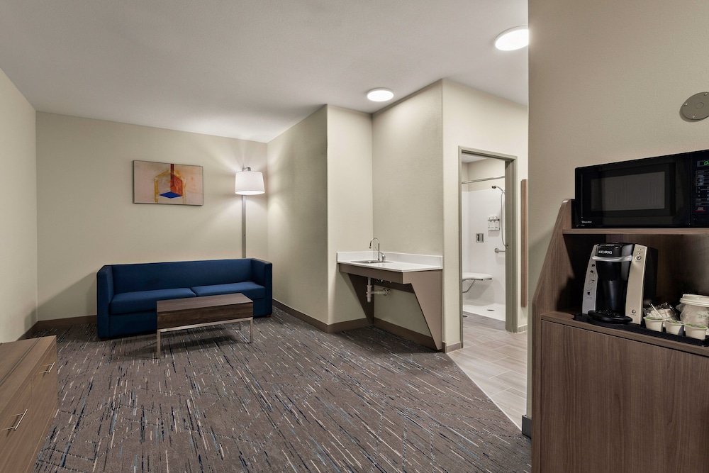 Holiday Inn Express & Suites Oklahoma City NW Quail Springs by IHG - photo 6