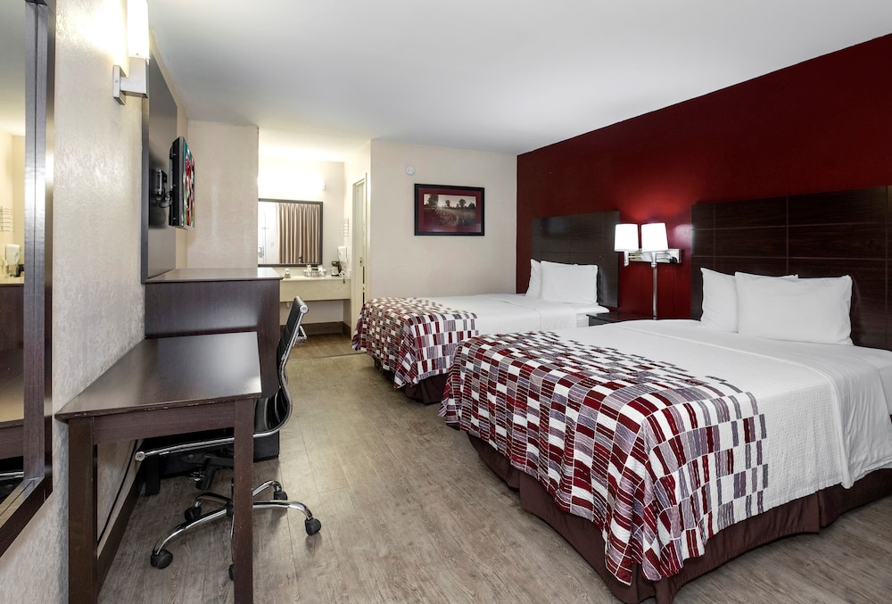 Red Roof Inn Bakersfield - featured photo