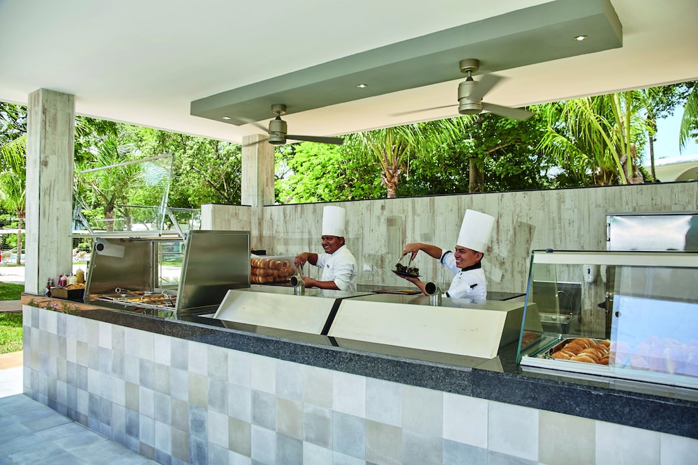Snack bar