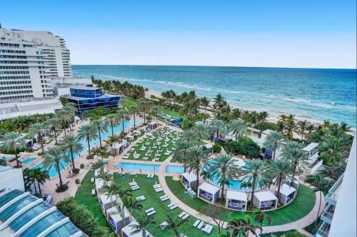 Fontainebleau Hotel Ocean View Fits 6 1 BED 2 BA in Miami Beach, United States