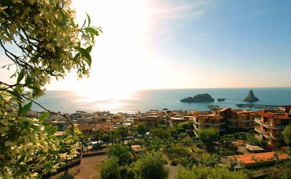 Hotel Eden Riviera — hotel in Acitrezza