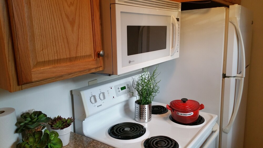 Cute Smarthouse Granite near Lake 1 Klamath Falls - photo 4