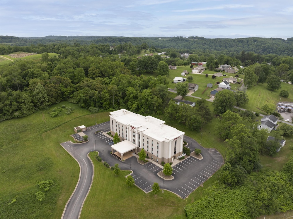 Hampton Inn Fairmont - photo 34