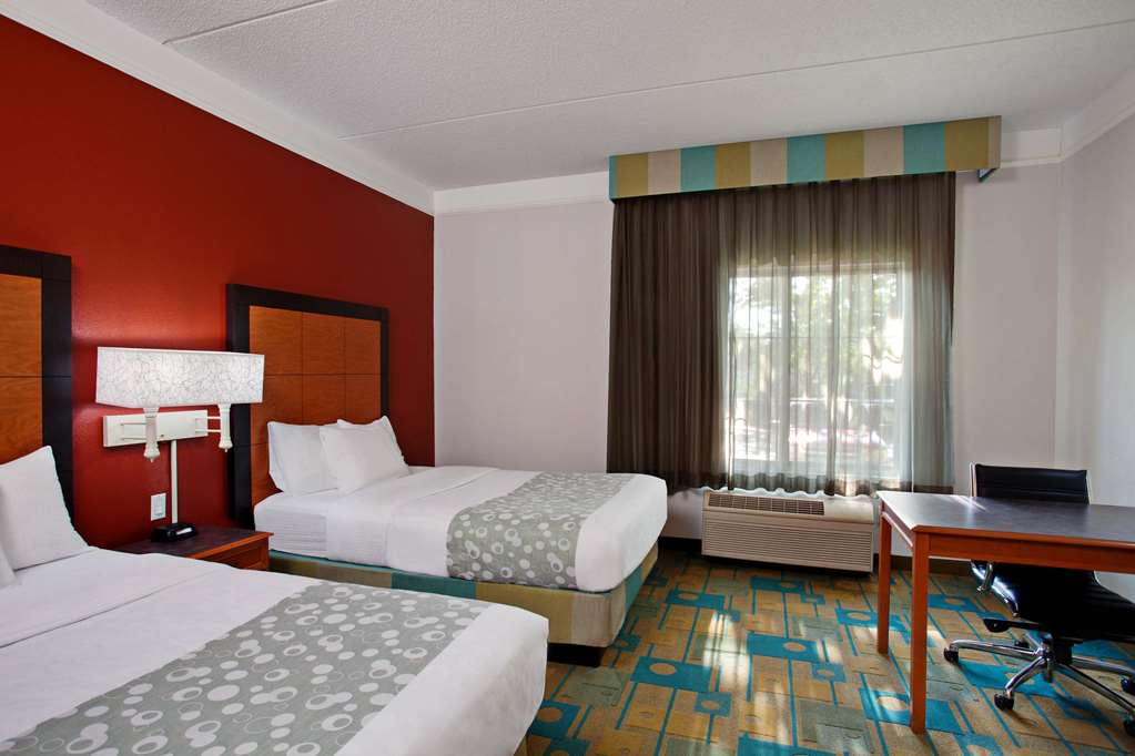 La Quinta Inn & Suites by Wyndham Winston Salem - photo 22