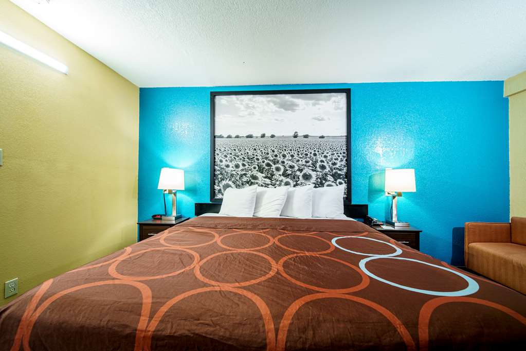 Super 8 by Wyndham Wichita Airport - photo 12