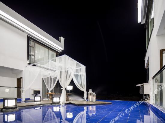Mount Siguniang Lotus Mountain Residence — 4-Star Luxury Hotel in Meixing, People's Republic of China
