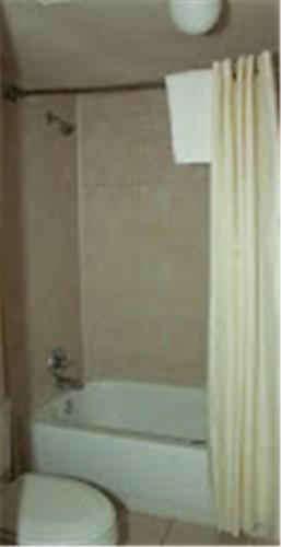 Luxury Inn and Suites Copperas Cove - photo 14