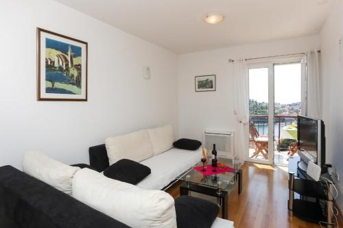 Apartment Maya