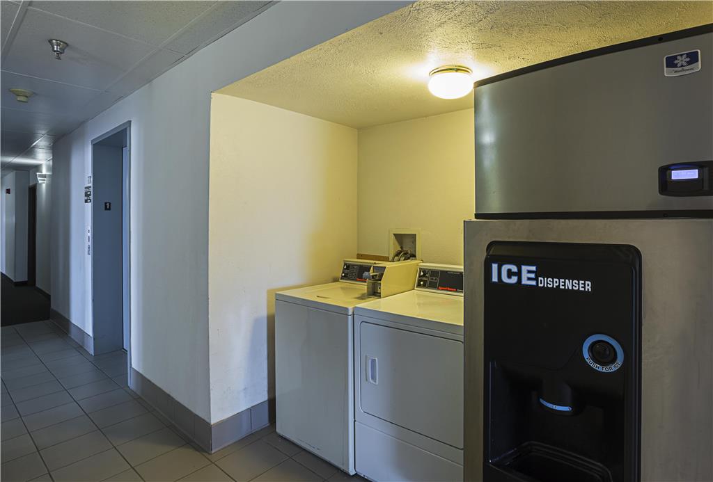 Motel 6 Omaha IAT West - photo 24