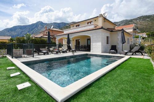 Holiday Villa Perla — 4-Star Luxury Hotel in Orebic, Croatia