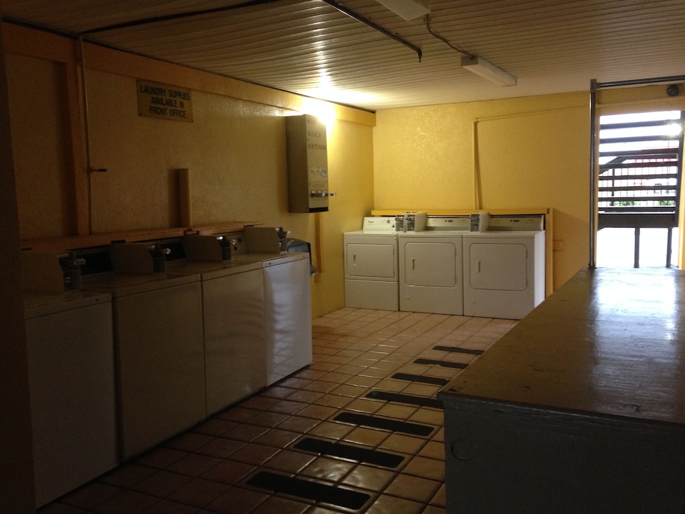 Days Inn by Wyndham Byron - photo 22