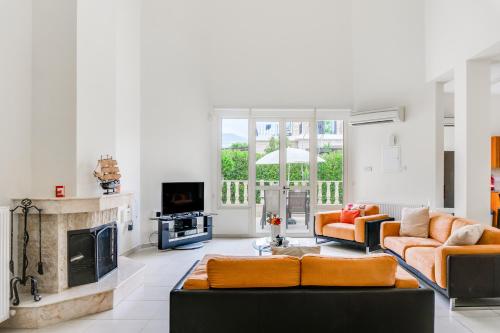 Villa Deja Blue by Ezoria Villas