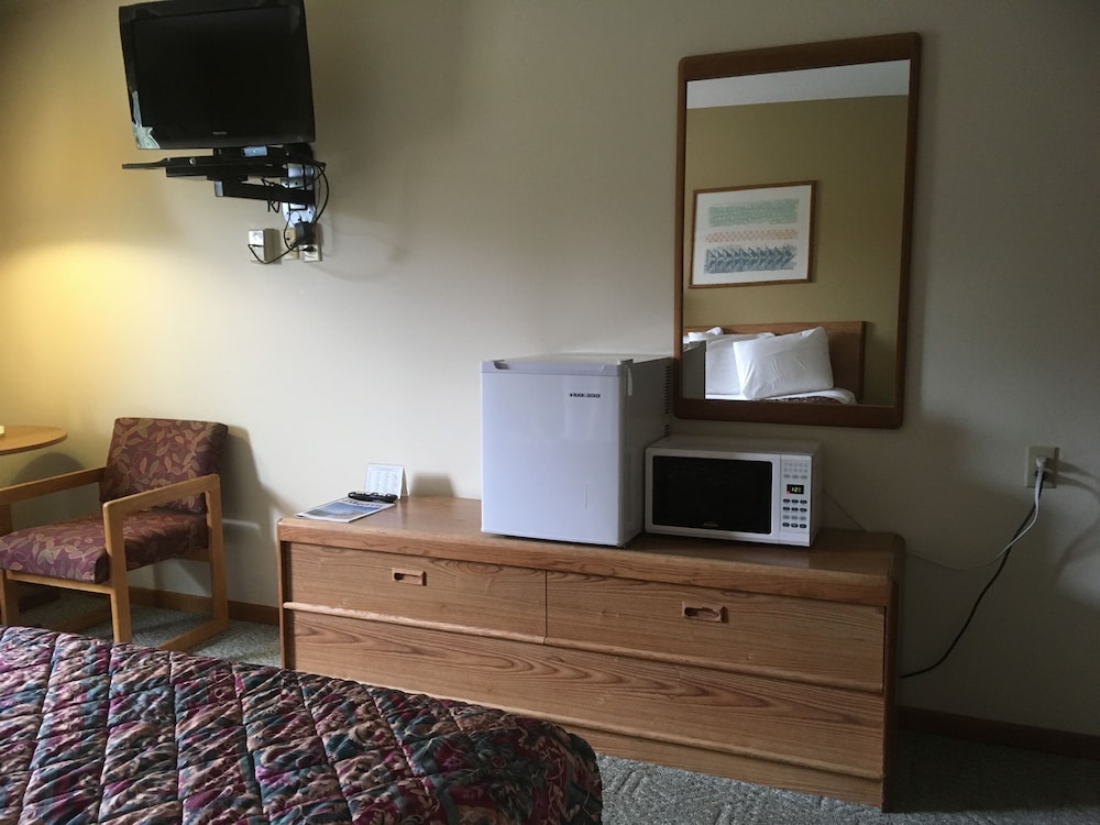 Value Host Motor Inn - photo 13