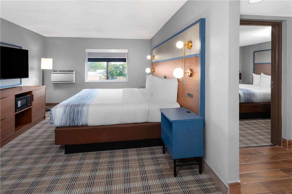 AmericInn & Suites By Wyndham Baraboo Event Center - photo 22
