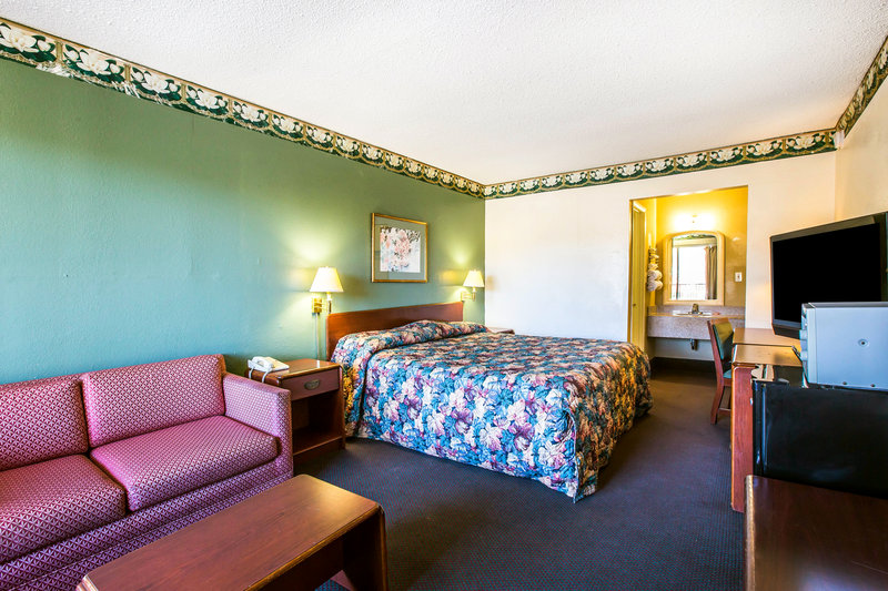 Relax Inn Milledgeville - photo 10