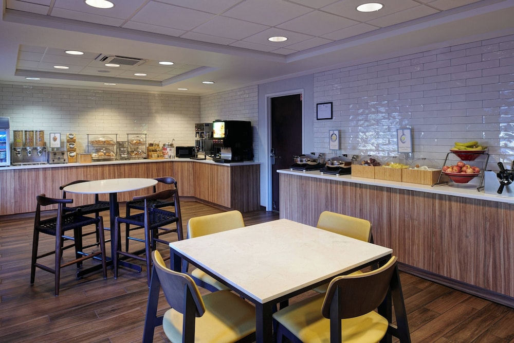 Fairfield Inn & Suites by Marriott Detroit Livonia - photo 17