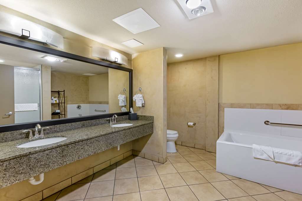 Best Western Plus Raton Hotel - photo 22