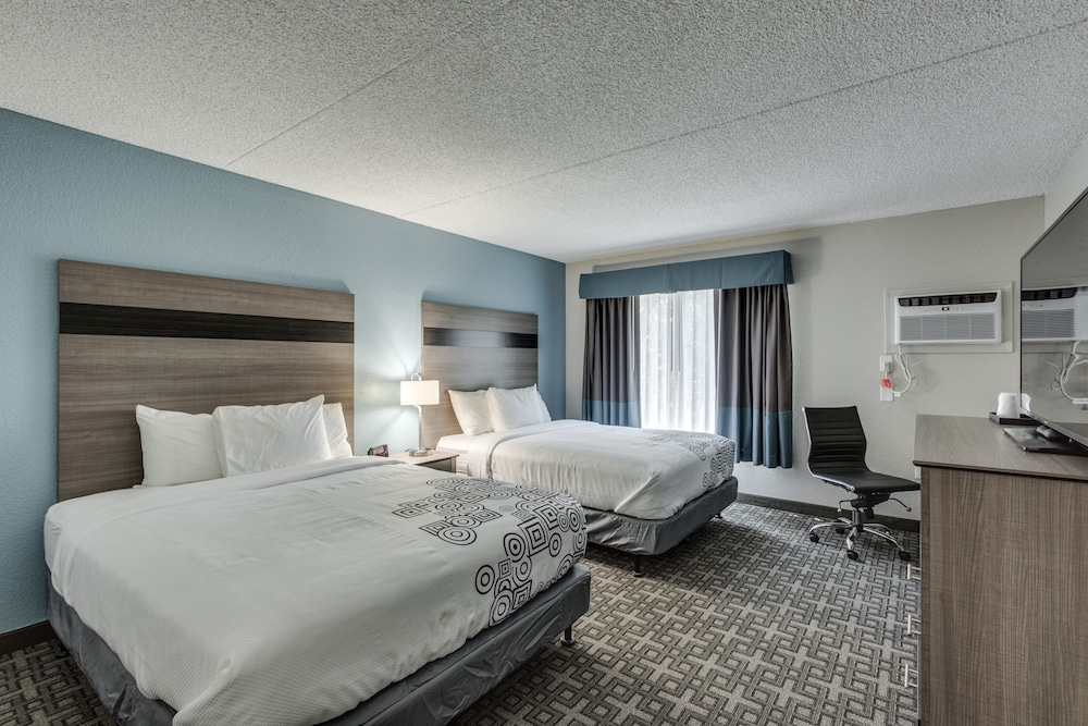 Days Inn & Suites by Wyndham Spokane - photo 13