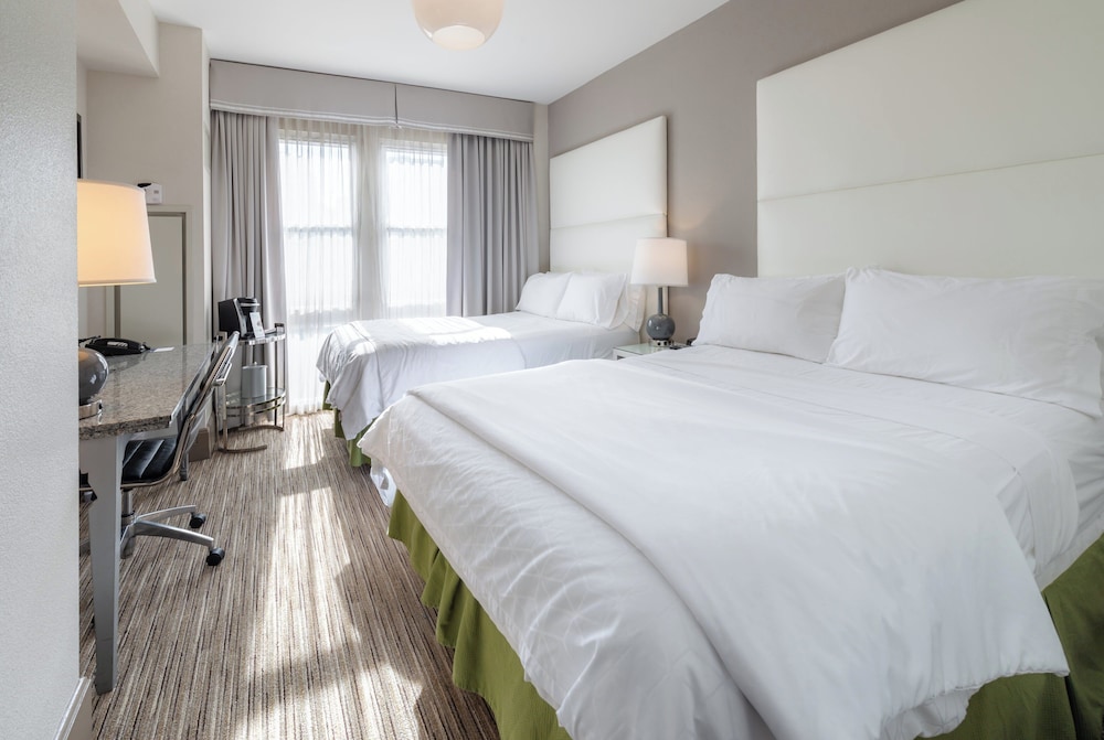Holiday Inn Express Chicago Magnificent Mile - photo 2