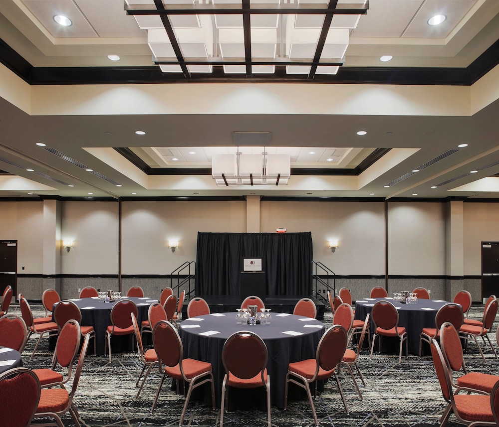 DoubleTree Suites by Hilton Bentonville - photo 37