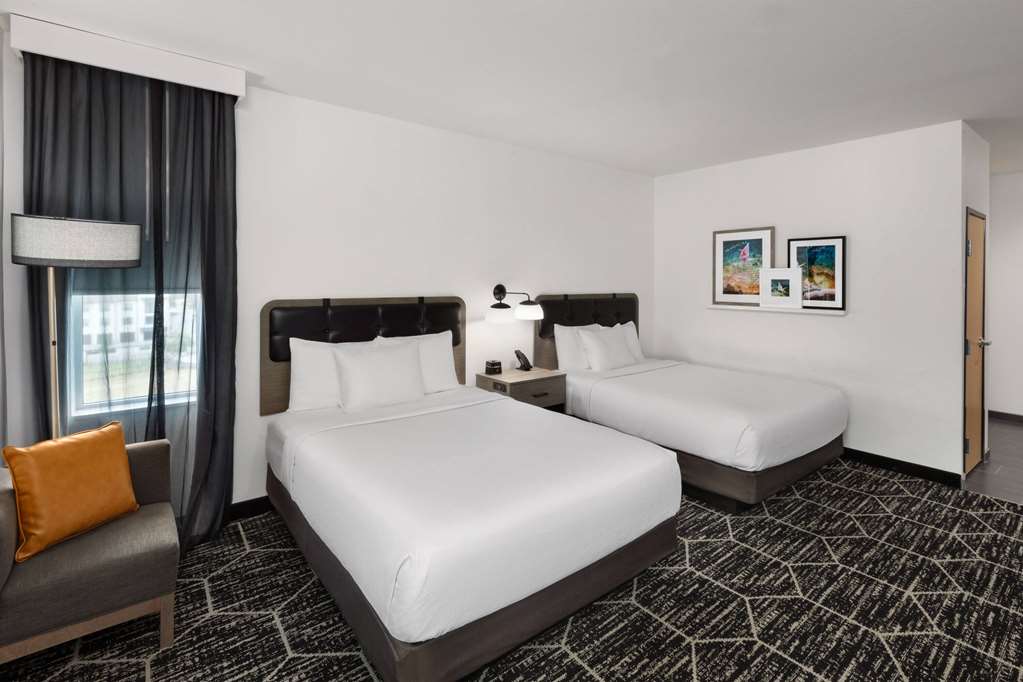 La Quinta Inn & Suites by Wyndham Austin Parmer Tech Ridge - photo 15