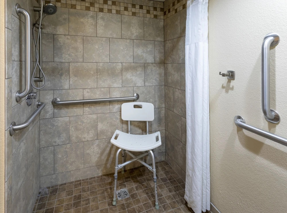 Hospitality Inn & Suites - photo 6