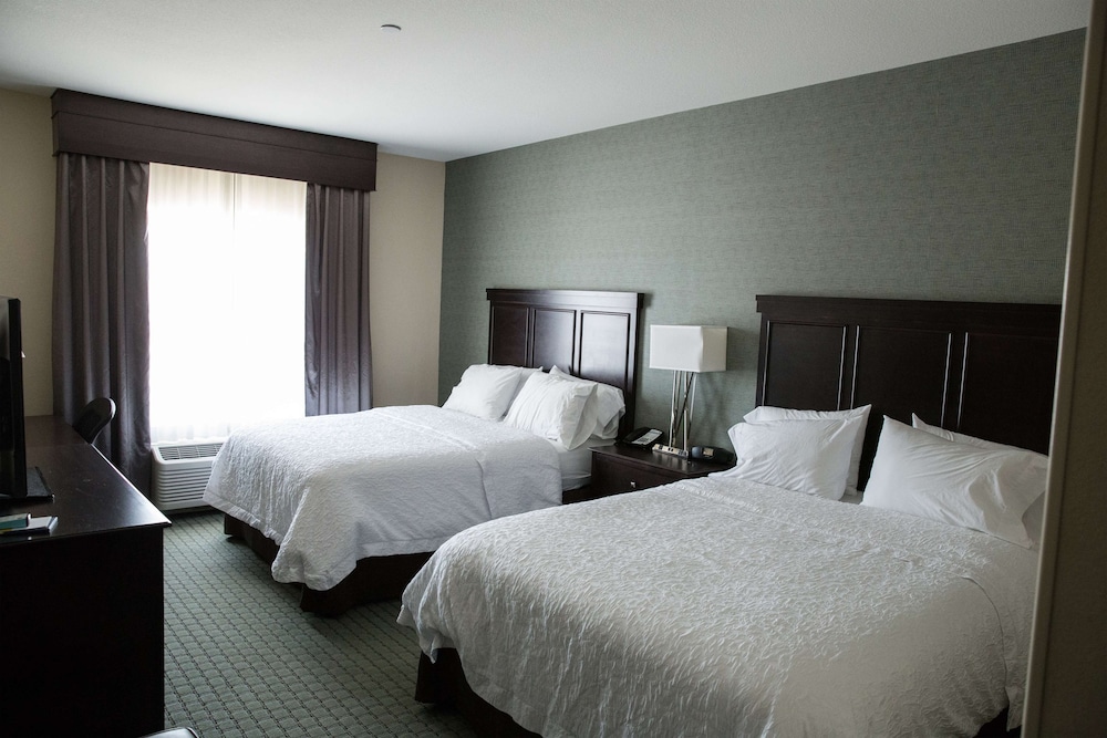 Hampton Inn & Suites Bismarck Northwest - photo 11