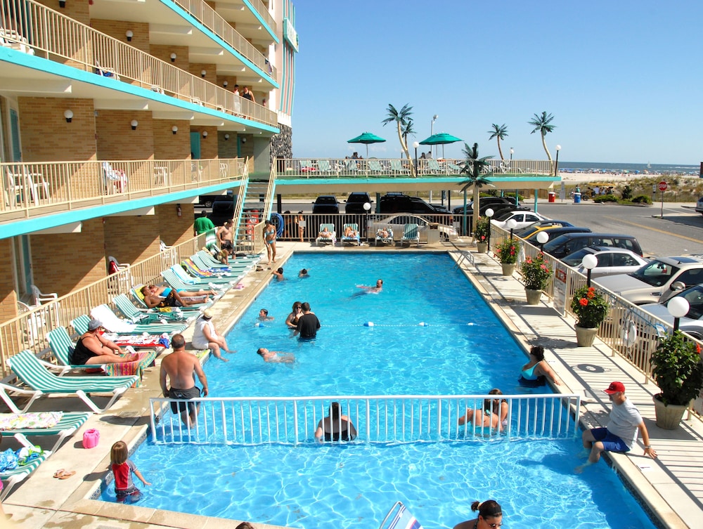 Bristol Plaza Resort Motel - photo 28