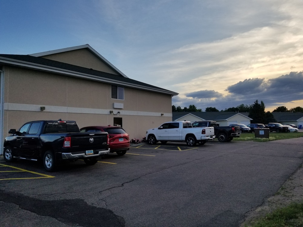 Bilmar Inn & Suites Dell Rapids Near Sioux Falls - photo 156