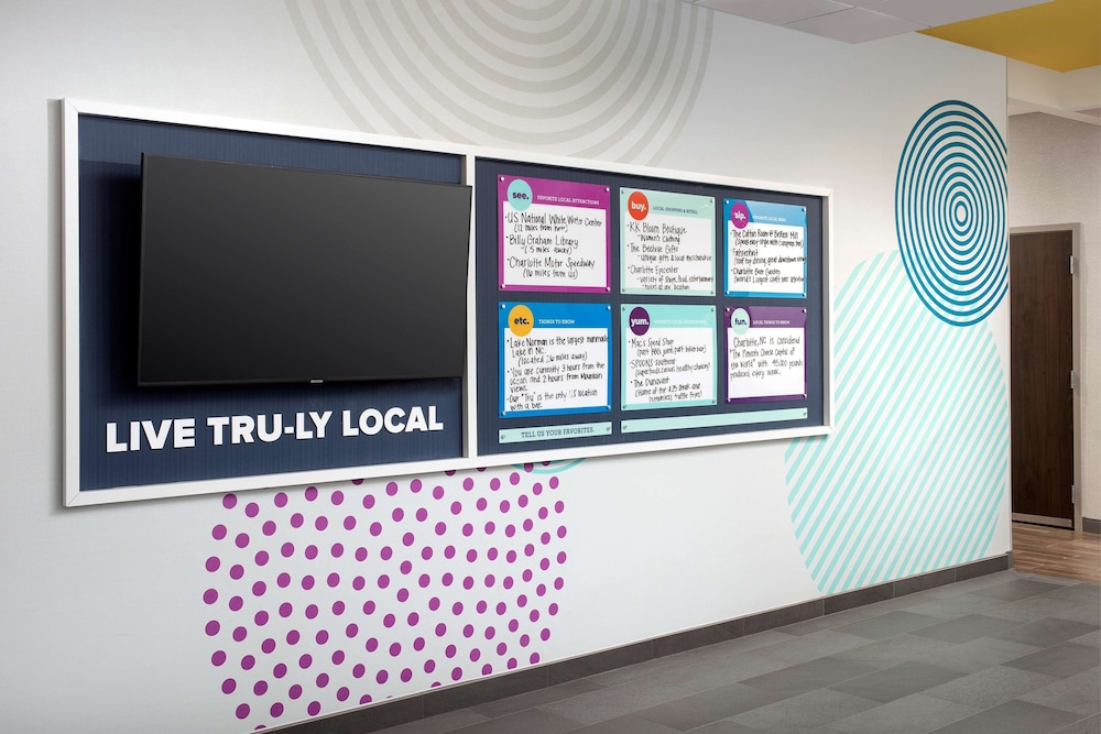 Tru by Hilton Charlotte Airport Lake Pointe - photo 26