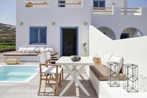 Wonderful Santorini House Villa Vinsanto Private Pool Sea Views — 4-Star Luxury Hotel in Oia, Greece