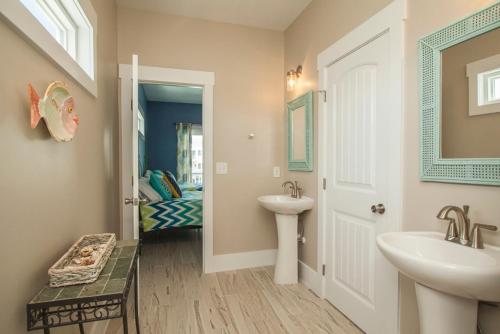 Conch Out by Oak Island Accommodations - photo 41